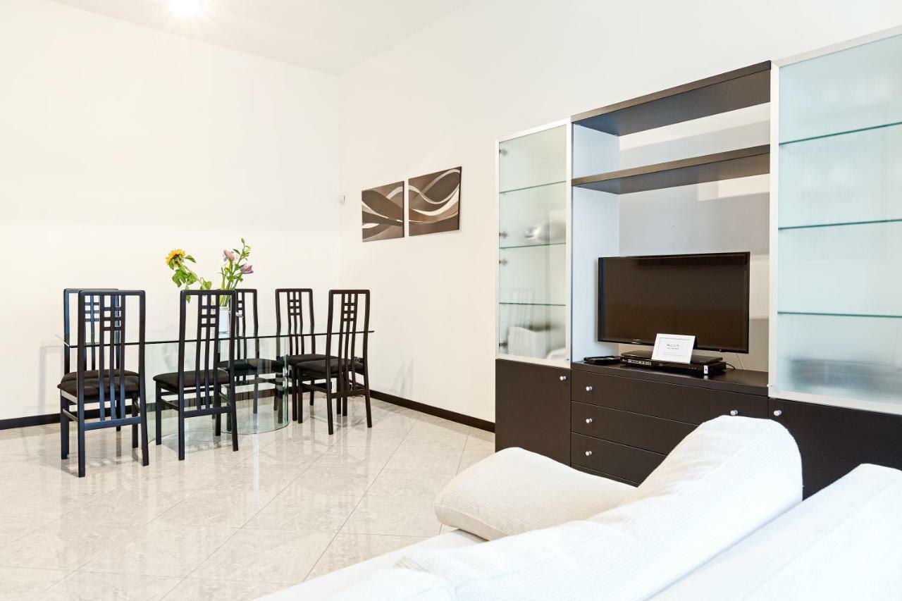 S. Maria Valle Central Roomy Flat มิลาน ภายนอก รูปภาพ